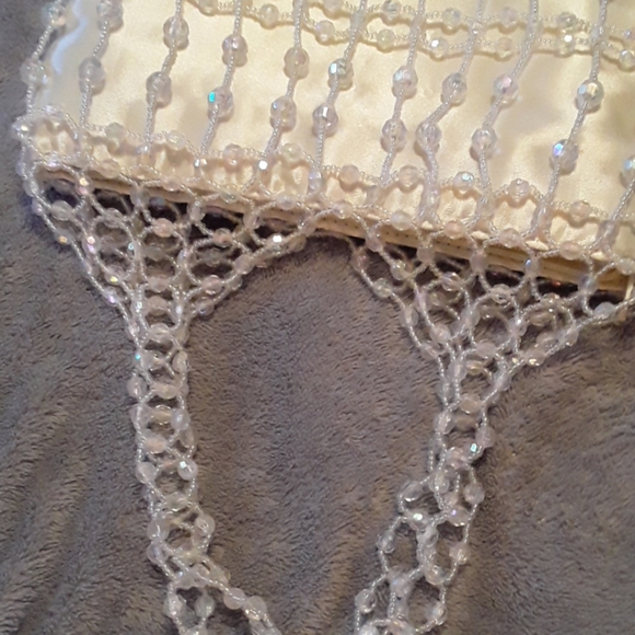 Beaded hand bag. Look old but not sure. Off white - Picture 7 of 7